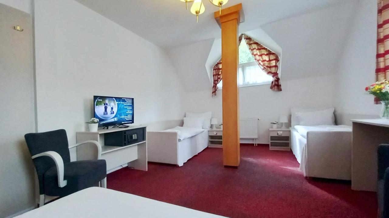 Hotel Hradec Spindleruv Mlyn Exterior photo